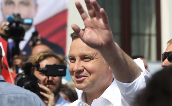 Дуда печели изборите в Полша с минимална преднина