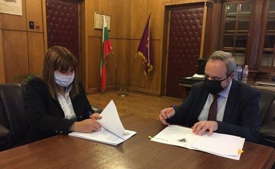 Софийският университет и Националната компания индустриални зони подписаха меморандум за сътрудничество