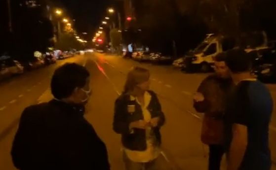Нощна блокада пред Първо районно, докато не освободят Минчо Спасов (видео)