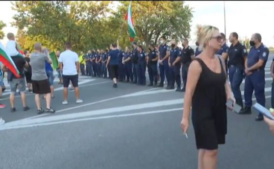Спряха протестиращите, които искаха да блокират 'Тракия' край Стара Загора