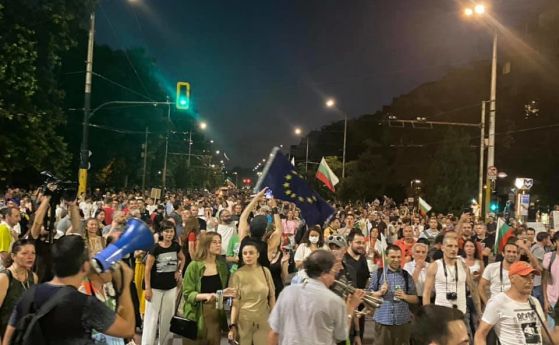 ФАЦ: Българите са разочаровани от корупцията и шуробаджанащината