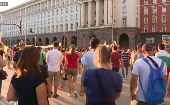25-ият протест: Борисов 3 - в канализацията (видео)