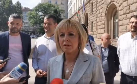 Манолова: Борисов се държи нагло и нахално, умиращ от страх премиер