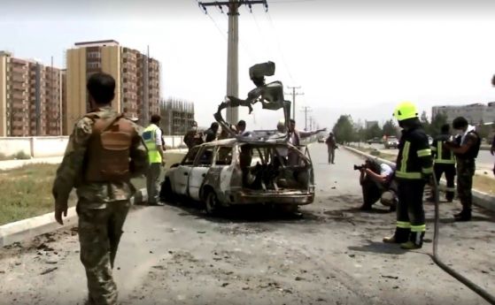 Ракетна атака в Кабул рани най-малко 10 цивилни