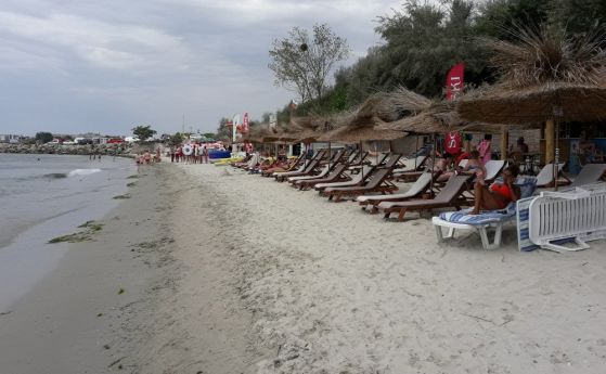 Незаконен паркинг на плаж в Равда, глобяват концесионера