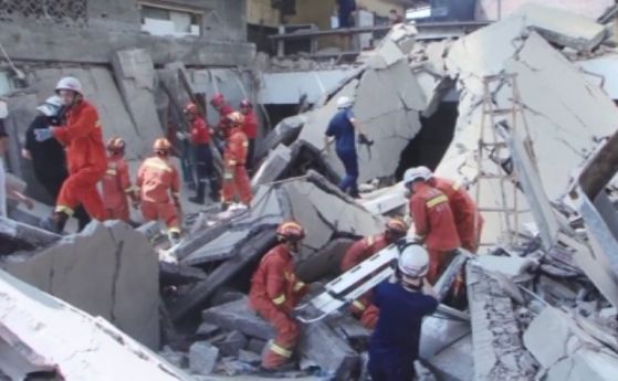 29 загинали при срутване на ресторант в Китай