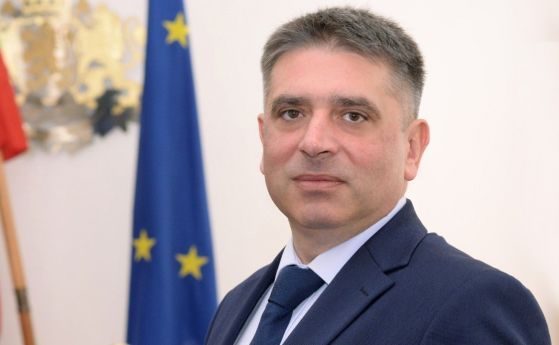 Данаил Кирилов подава оставка и като депутат