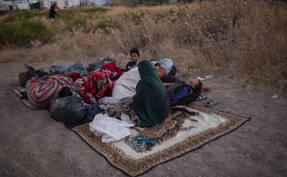10 страни в ЕС ще приемат 400 мигранти от изгорелия лагер на о-в Лесбос