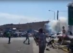 Гръцката полиция използва сълзотворен газ срещу мигрантите от изпепеления лагер Мория