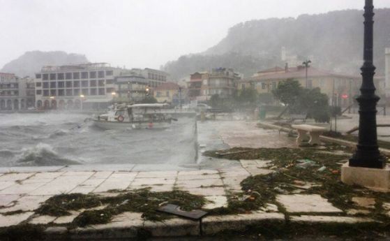 Циклонът Янос взе втора жертва в Гърция (обновена)