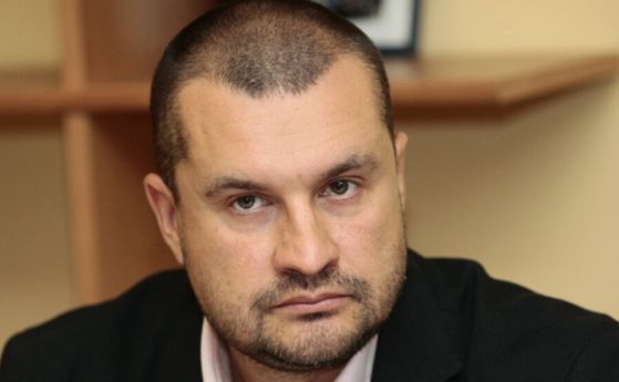 Калоян Методиев бе освободен като началник на кабинета на президента