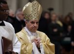 Кардинал във Ватикана подаде оставка заради скандал с имоти и църковни пари