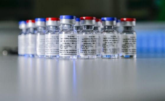 Приключиха изпитванията на втората руска ваксина срещу COVID-19
