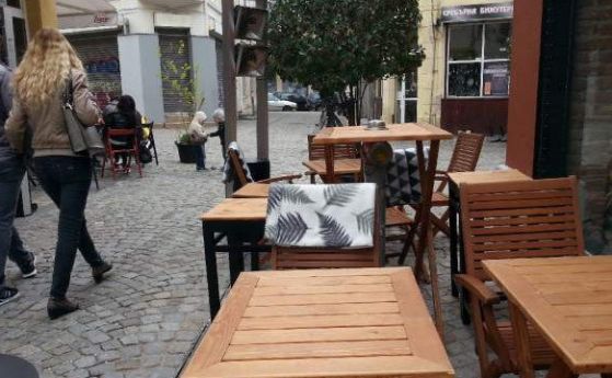 Баровете и кафенетата в Брюксел затварят за месец