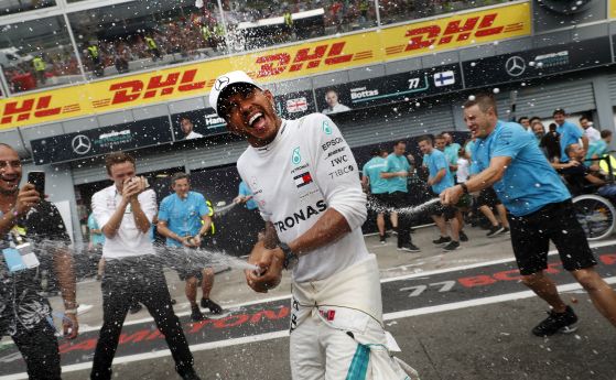 Хамилтън счупи рекорда на Шумахер с победа в Португалия