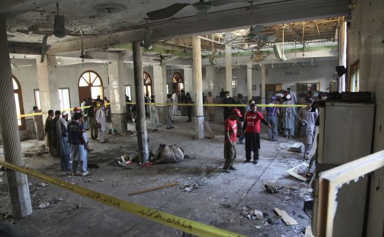 Взривиха класна стая пълна с деца в Пакистан. 7 са убити, 50 - ранени