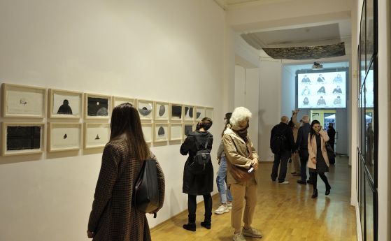 Музеен тур с авторите на изложбата '25 години и 5 теми по-късно'