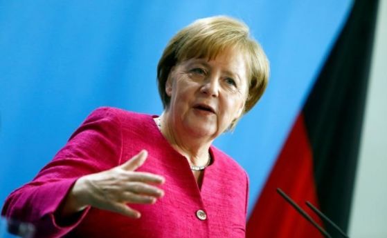 Меркел иска затваряне на барове и ресторанти в цялата страна