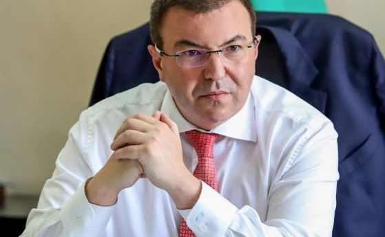 Здравният министър поиска оставката на шефа на 4-та градска заради върнат пациент с Ковид