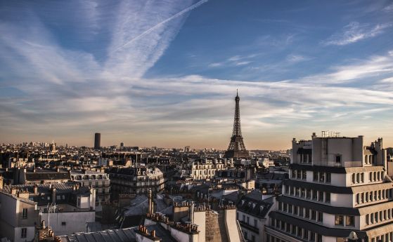 Мъж с мачете е арестуван в Париж