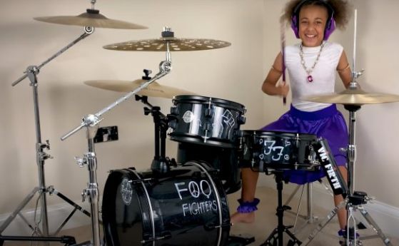 Десетгодишната Нанди Бушел ще свири с Foo Fighters (видео)