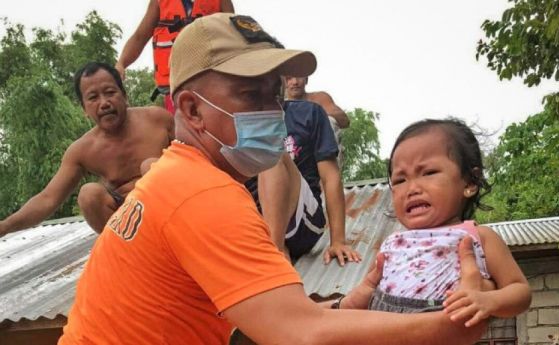 67 жертви на тайфуна Вамко във Филипините