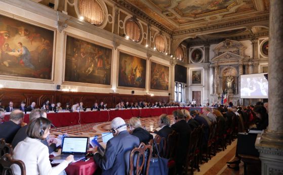 Венецианската комисия разкритикува проекта на ГЕРБ за ремонт на Конституцията