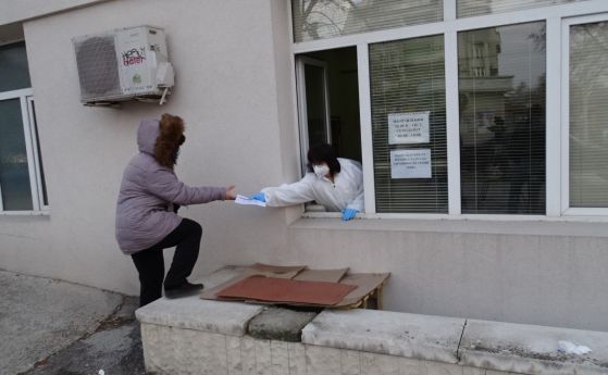 Личните лекари в Благоевград все още не издават е-направления за PCR-тест