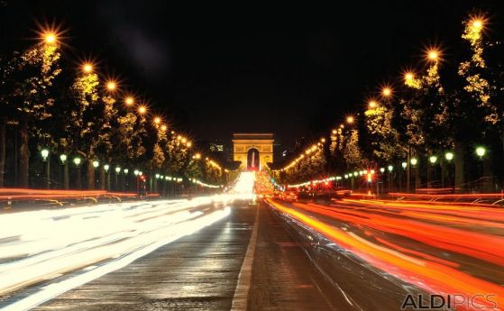 Франция обяви вечерен час и за Нова година заради разрастване на пандемията