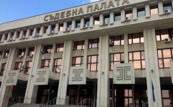 Оставиха в ареста задържан за притежание на 18 кг кокаин от Бургас