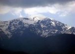 Ураганен вятър и гъста мъгла пречат за прибирането на тялото на загиналия в Стара планина