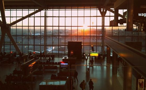 Хаос след Брекзит: Британци спрени на летище, паспортите им се оказаха невалидни