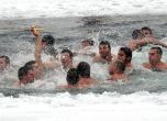 Два пъти по-малко мъже ще скачат за кръста в езерото в Дружба