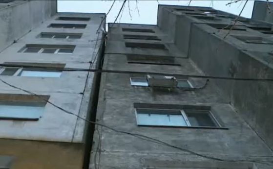 Блок в Тутракан потъва от лятото с над 35 см
