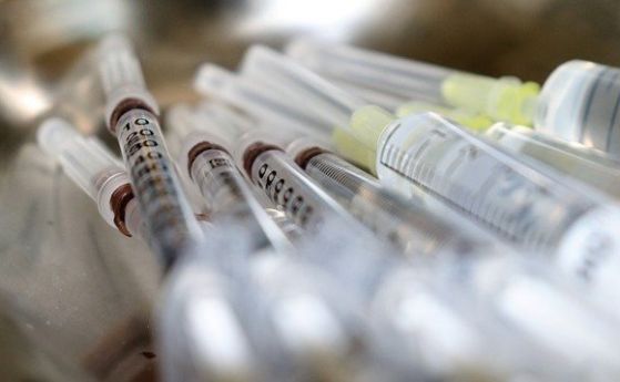 България ще получи само половината от очакваните 35 000 ваксини на Пфайзер в понеделник