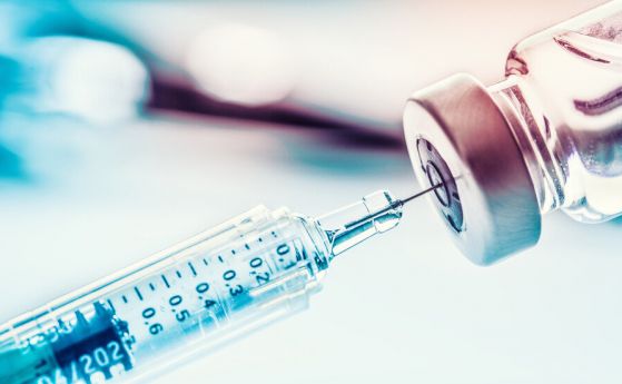 Ваксината на Модерна осигурява имунитет поне година и вероятно действа срещу новия щам