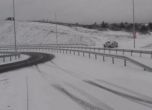 Снегът затвори проходите Троян-Кърнаре и Шипка, без ток са в Хасковско