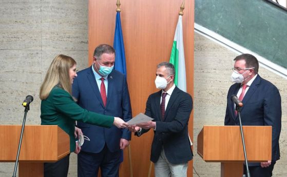 Иранският лекар д-р Заргар официално е български гражданин