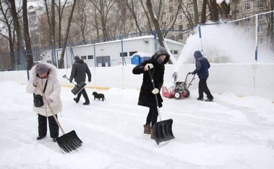 60 сантиметра сняг в Москва