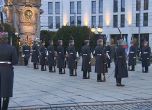 Гвардейци поднесоха венци пред паметника на Васил Левски в София