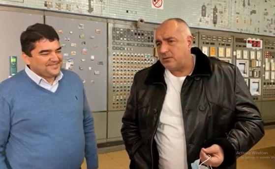 Борисов в завод за торове: Обмисляме да пратим самолет за ваксините, а не да ги чакаме с тир 2 дни