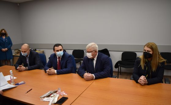 Двама министри повеждат листата на ГЕРБ и СДС в Перник