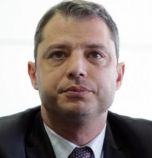 Делян Добрев е с COVID-19 в болница