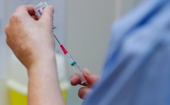 14 заразени в Дом за възрастни след две дози ваксина на Пфайзер