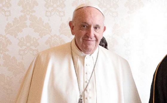 Папата намали заплатите на кардиналите заради корона кризата