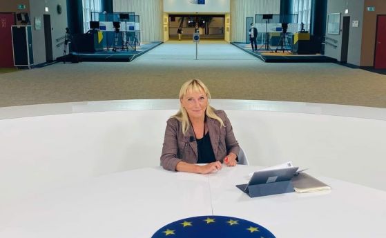 Елена Йончева е новият председател на Контактната група по убежище на ЕП
