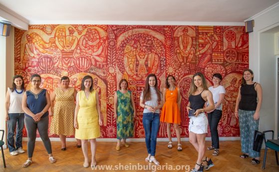 Академия 'Екатерина Каравелова': Невероятните истории на неизвестните жени