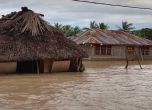 Наводнения и свлачища отнеха живота на 71 души в Индонезия и Източен Тимор