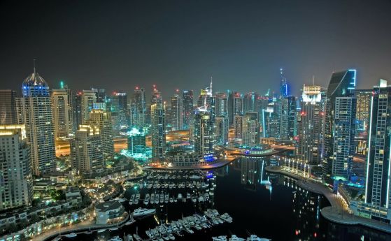 Дубай ще депортира девойки, снимали гола фотосесия на балкон