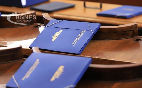 Трифонов не влиза в ръководството на парламентарната група (пълен списък)